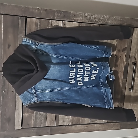 Genuine HD womens zip off sleeve jacket - Picture 2 of 5